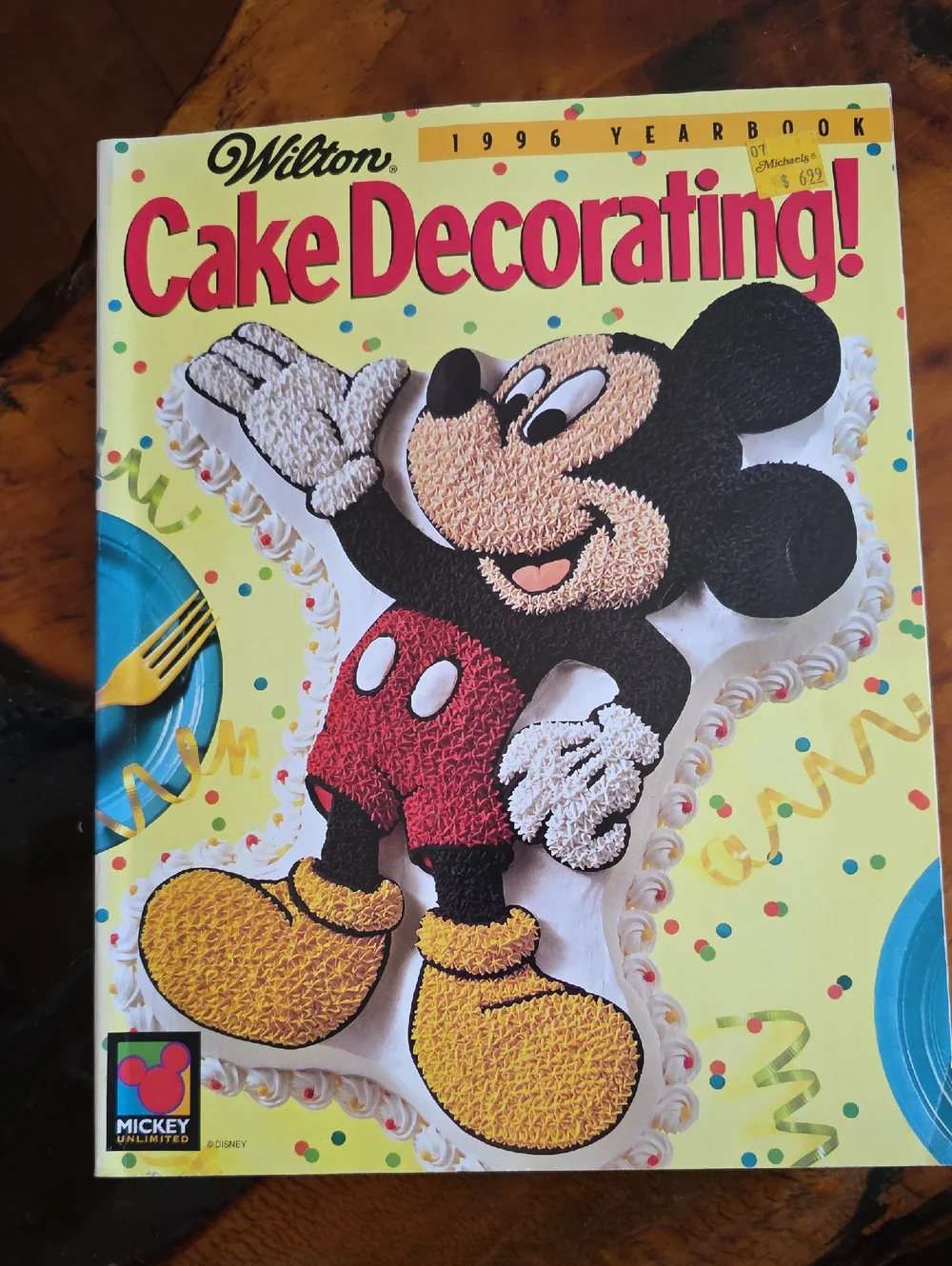 Wilton Cake Decorating! 1996 Yearbook - Mickey Cake Design Vintage